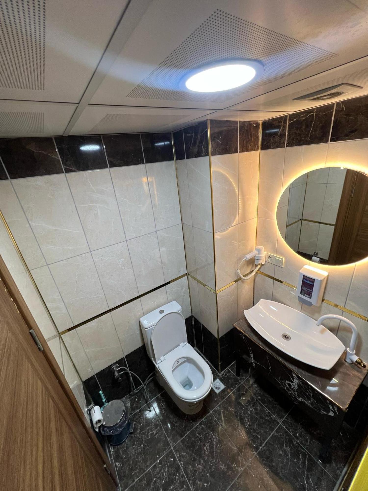 Indiana Hotel Ван Экстерьер фото