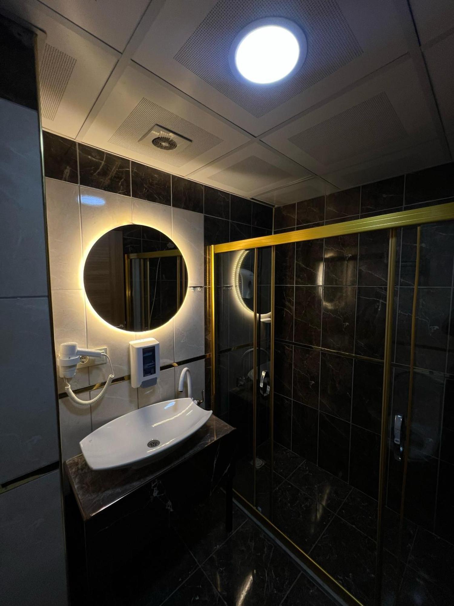 Indiana Hotel Ван Экстерьер фото